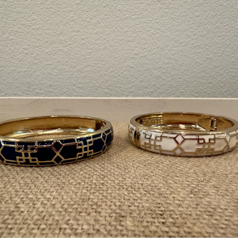 Fornash, (2) vintage style costume jewelry, gold/white and gold/blue bracelets - Picture 5 of 8